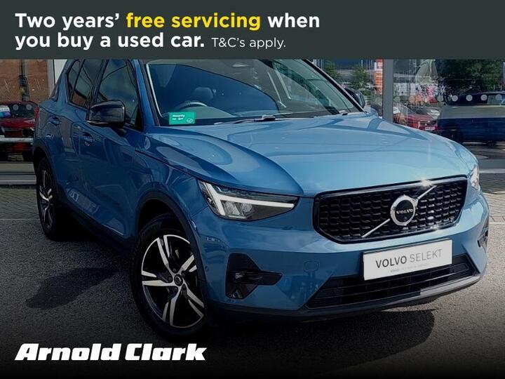 Volvo XC40 2.0 B3 MHEV Plus Dark DCT Auto Euro 6 (s/s) 5dr