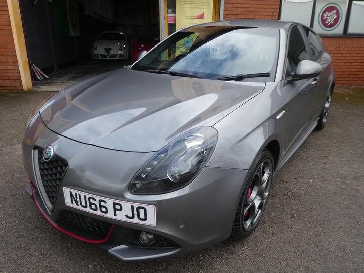 Alfa Romeo Giulietta 2.0 JTDM-2 Speciale Euro 6 (s/s) 5dr