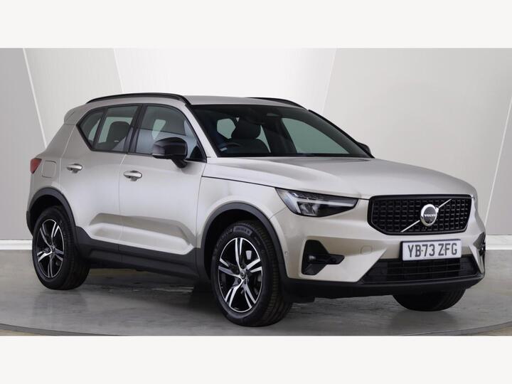 Volvo XC40 2.0 B3 MHEV Plus Dark DCT Auto Euro 6 (s/s) 5dr