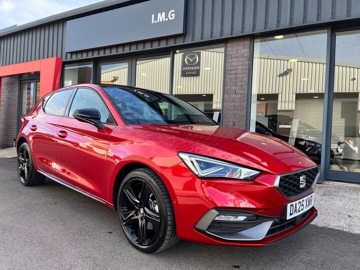 SEAT Leon 1.5 EHybrid 25.8kWh FR Black Edition DSG Euro 6 (s/s) 5dr