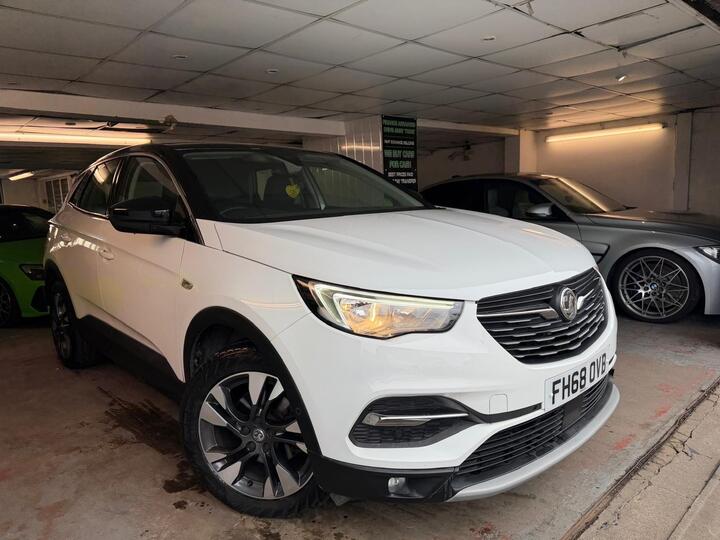 Vauxhall Grandland X 1.5 Turbo D BlueInjection Sport Nav Auto Euro 6 (s/s) 5dr Vauxhall Grandland X 1.5 Turbo D BlueInjection Sport Nav Auto Euro 6 (s/s) 5dr