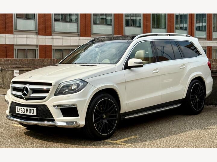 Mercedes-Benz GL Class 3.0 GL350 V6 BlueTEC AMG Sport G-Tronic+ 4WD Euro 6 (s/s) 5dr Mercedes-Benz GL Class 3.0 GL350 V6 BlueTEC AMG Sport G-Tronic+ 4WD Euro 6 (s/s) 5dr