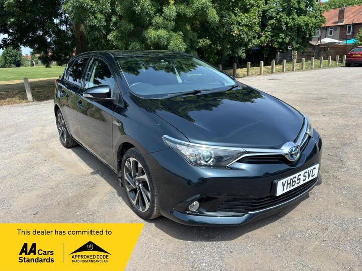 Toyota Auris 1.8 VVT-h Design CVT Euro 6 (s/s) 5dr Toyota Auris 1.8 VVT-h Design CVT Euro 6 (s/s) 5dr