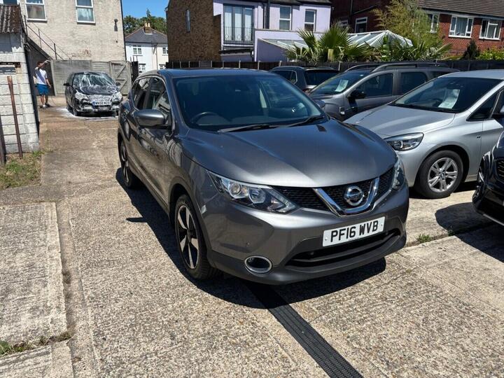 Nissan QASHQAI 1.5 DCi N-Connecta 2WD Euro 6 (s/s) 5dr Nissan QASHQAI 1.5 DCi N-Connecta 2WD Euro 6 (s/s) 5dr