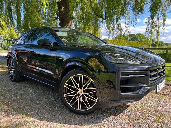 Porsche Cayenne 3.0 V6 E-Hybrid 25.9kWh Black Edition TiptronicS 4WD Euro 6 (s/s) 5dr