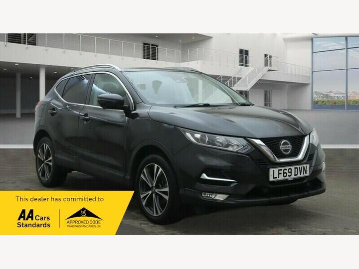 Nissan Qashqai 1.3 DIG-T N-Connecta Euro 6 (s/s) 5dr