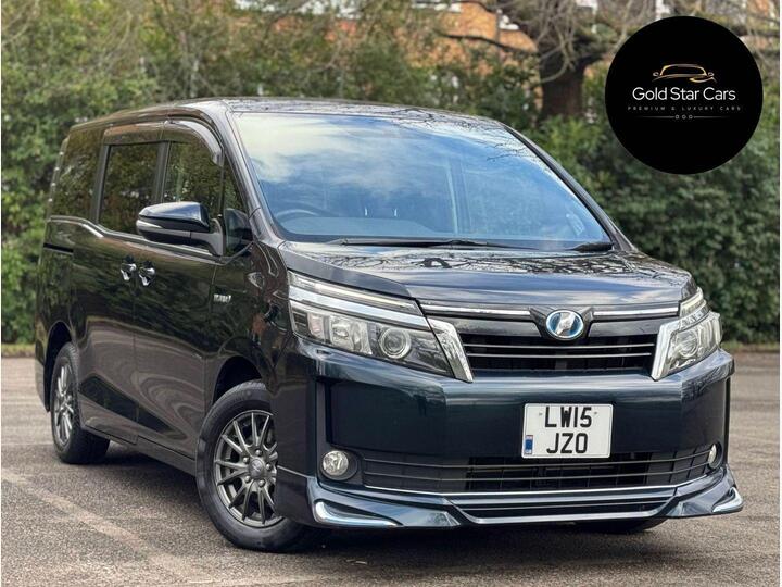 Toyota Voxy 1.8 Hybrid 5dr