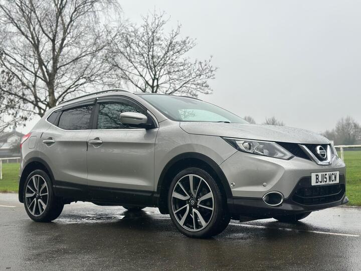 Nissan Qashqai 1.2 DIG-T Tekna XTRON 2WD Euro 5 (s/s) 5dr