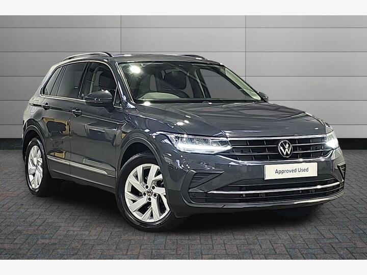 Volkswagen Tiguan 1.5 TSI Life DSG Euro 6 (s/s) 5dr Volkswagen Tiguan 1.5 TSI Life DSG Euro 6 (s/s) 5dr