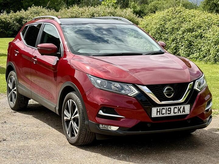 Nissan Qashqai 1.3 DIG-T N-Connecta Euro 6 (s/s) 5dr