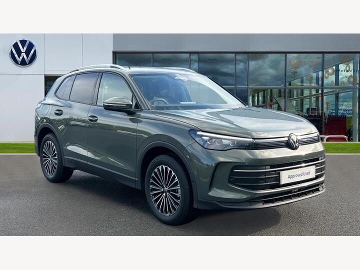 Volkswagen Tiguan 1.5 ETSI MHEV Match DSG Euro 6 (s/s) 5dr Volkswagen Tiguan 1.5 ETSI MHEV Match DSG Euro 6 (s/s) 5dr
