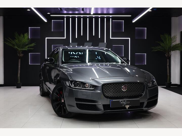 Jaguar XE 2.0i Portfolio Auto Euro 6 (s/s) 4dr