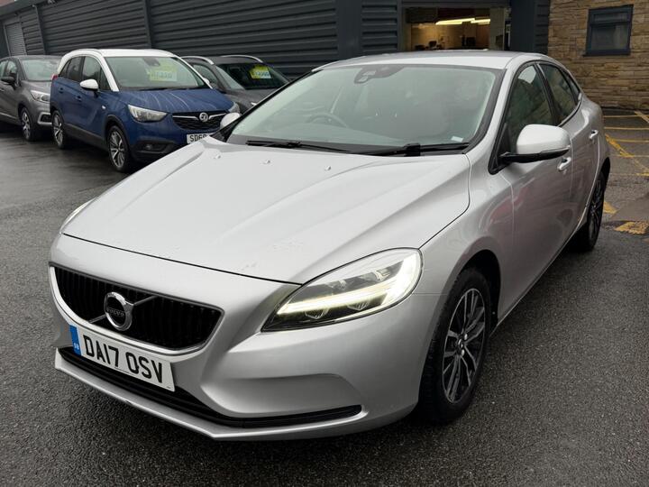 Volvo V40 2.0 T2 Momentum Euro 6 (s/s) 5dr