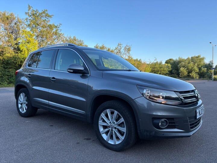 Volkswagen Tiguan 2.0 TDI BlueMotion Tech SE 4WD Euro 5 (s/s) 5dr