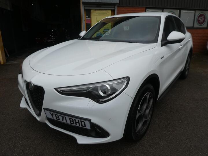 Alfa Romeo Stelvio 2.2 TD Sprint Auto Q4 AWD Euro 6 (s/s) 5dr