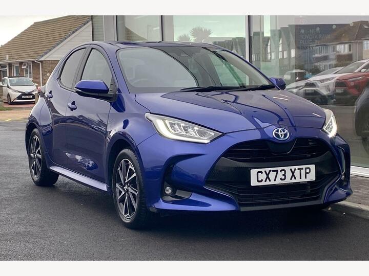 Toyota Yaris 1.5 VVT-h Design E-CVT Euro 6 (s/s) 5dr