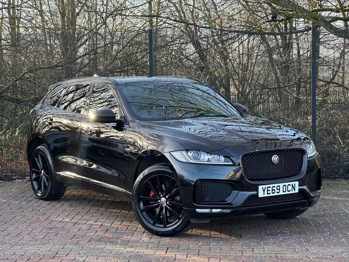 Jaguar F-PACE 2.0 D180 Chequered Flag Auto AWD Euro 6 (s/s) 5dr Jaguar F-PACE 2.0 D180 Chequered Flag Auto AWD Euro 6 (s/s) 5dr
