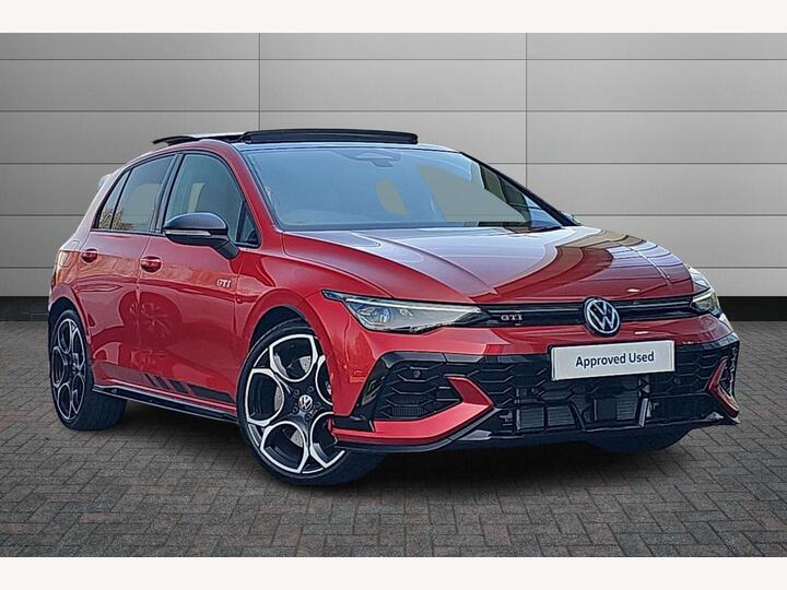 Volkswagen Golf 2.0 TSI GTI Clubsport DSG Euro 6 (s/s) 5dr Volkswagen Golf 2.0 TSI GTI Clubsport DSG Euro 6 (s/s) 5dr