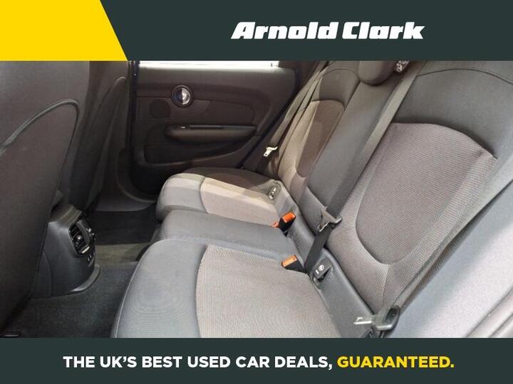 MINI Clubman 1.5 Cooper Classic Euro 6 (s/s) 6dr MINI Clubman 1.5 Cooper Classic Euro 6 (s/s) 6dr