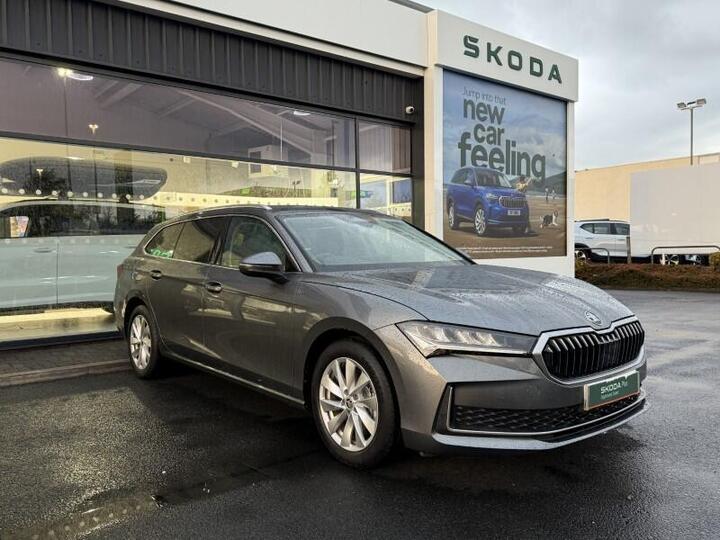 Skoda SUPERB 1.5 TSI IV 25.7kWh SE Technology DSG Euro 6 (s/s) 5dr Skoda SUPERB 1.5 TSI IV 25.7kWh SE Technology DSG Euro 6 (s/s) 5dr