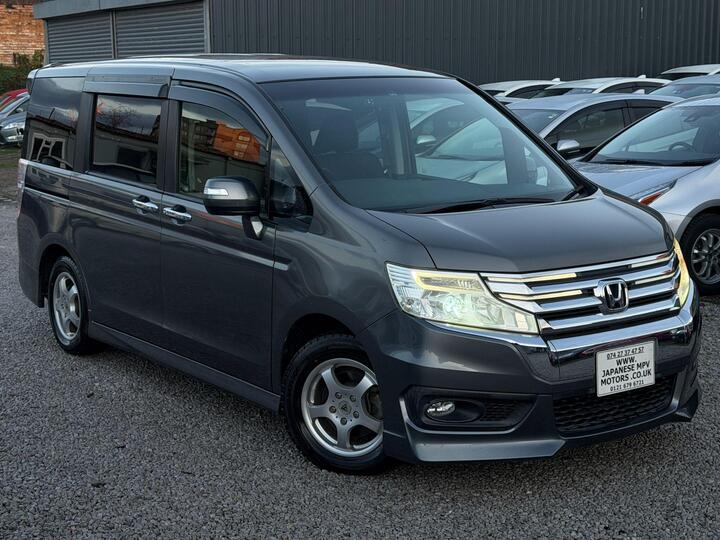 Honda Stepwagon SPADA 2L RK5 FACELIFT AUTO 8 SEATER MPV