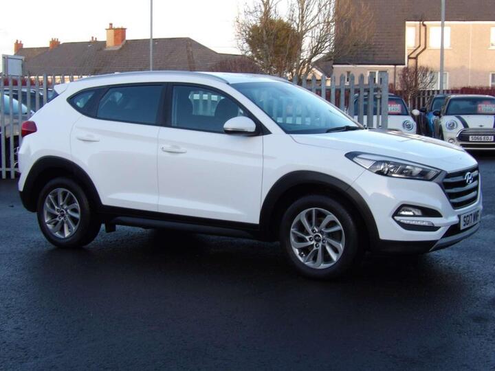 Hyundai TUCSON 1.7 CRDi Blue Drive SE Nav DCT Euro 6 (s/s) 5dr Hyundai TUCSON 1.7 CRDi Blue Drive SE Nav DCT Euro 6 (s/s) 5dr