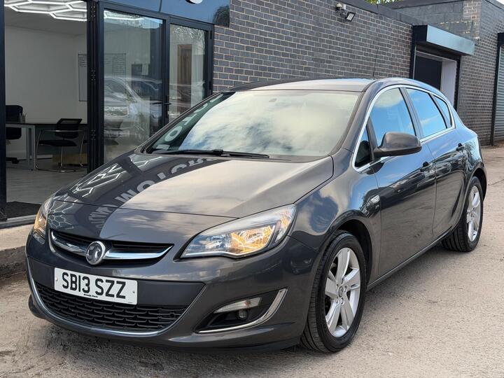 Vauxhall Astra 2.0 CDTi EcoFLEX SRi Euro 5 (s/s) 5dr
