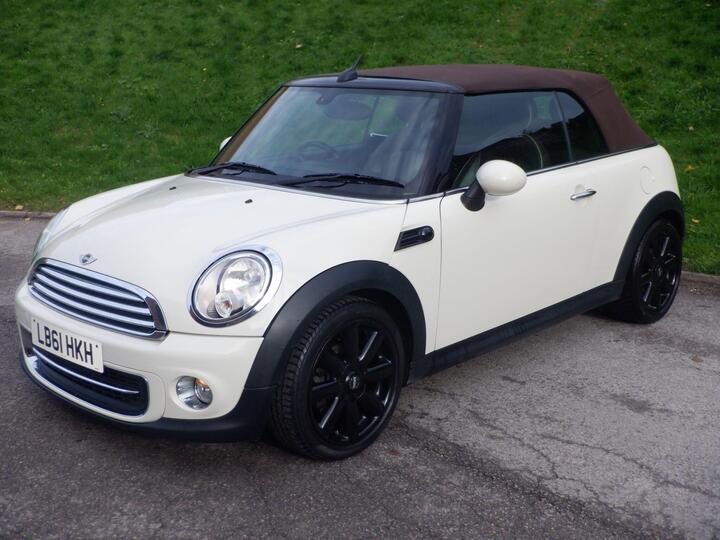 MINI Convertible 1.6 Cooper Steptronic Euro 5 2dr MINI Convertible 1.6 Cooper Steptronic Euro 5 2dr