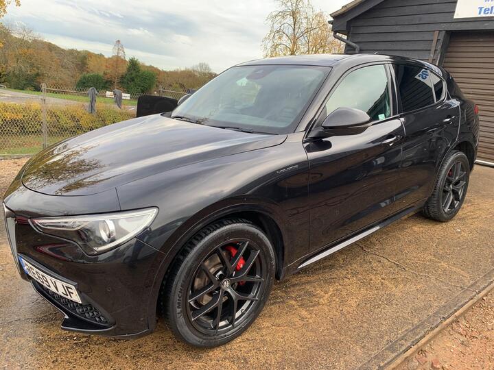 Alfa Romeo Stelvio 2.0T Veloce Auto Q4 AWD Euro 6 (s/s) 5dr Alfa Romeo Stelvio 2.0T Veloce Auto Q4 AWD Euro 6 (s/s) 5dr