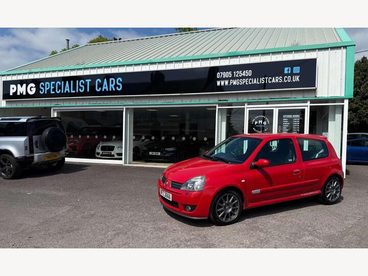 Renault Clio 2.0 16v Renaultsport Trophy 3dr Renault Clio 2.0 16v Renaultsport Trophy 3dr