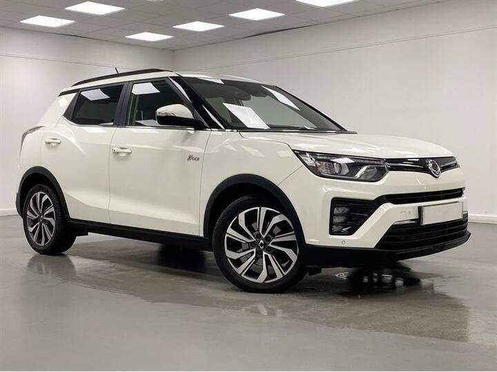 SsangYong TIVOLI 1.5P Ultimate Auto Euro 6 (s/s) 5dr SsangYong TIVOLI 1.5P Ultimate Auto Euro 6 (s/s) 5dr