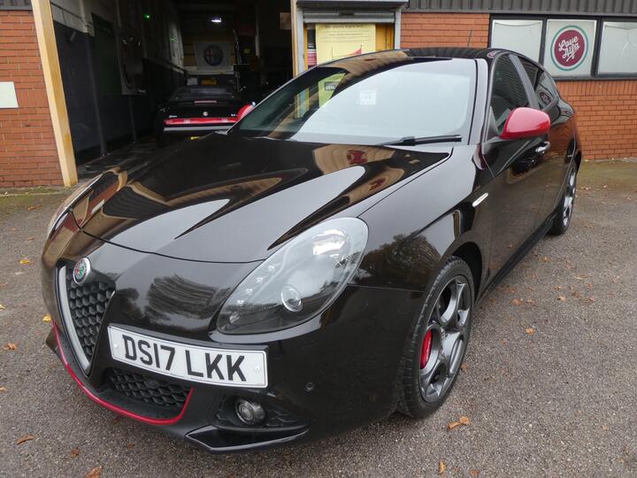 Alfa Romeo Giulietta 1.4 TB MultiAir Speciale Euro 6 (s/s) 5dr Alfa Romeo Giulietta 1.4 TB MultiAir Speciale Euro 6 (s/s) 5dr