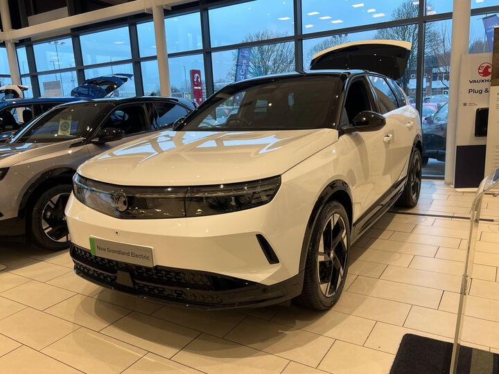 Vauxhall Grandland Electric 73kWh Ultimate Auto 5dr