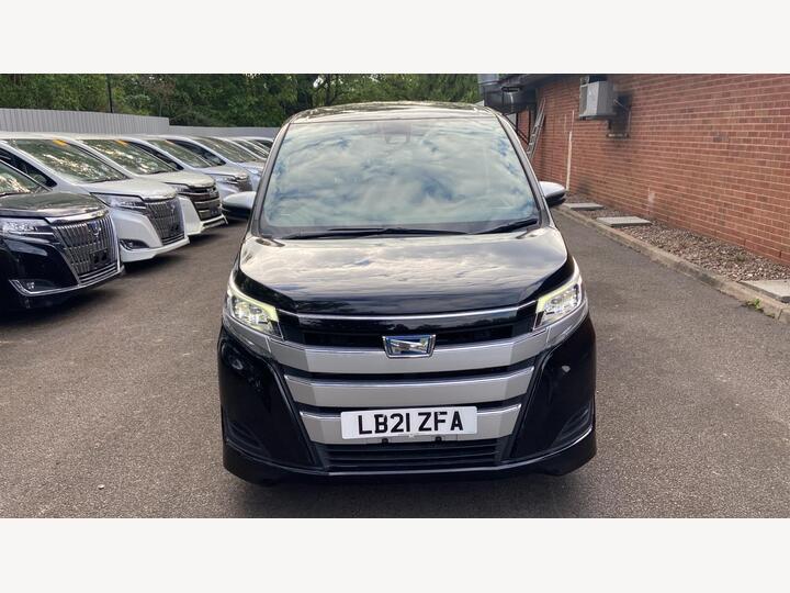 Toyota Voxy 1.8