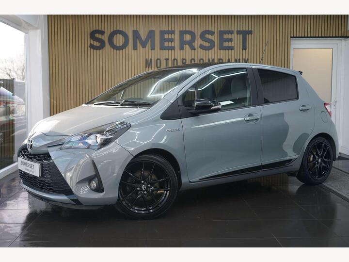 Toyota YARIS 1.5 VVT-h GR SPORT E-CVT Euro 6 (s/s) 5dr