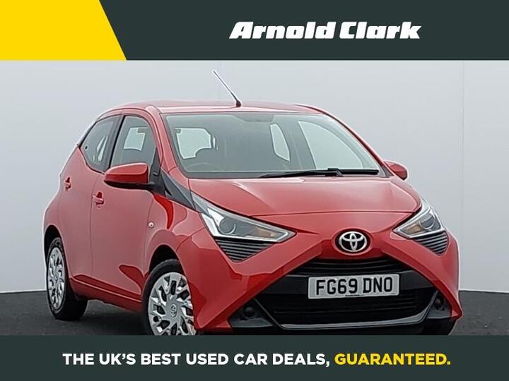 Toyota AYGO 1.0 VVT-i X-play Euro 6 5dr Toyota AYGO 1.0 VVT-i X-play Euro 6 5dr