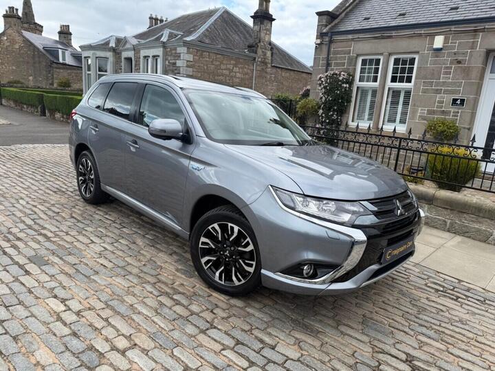 Mitsubishi OUTLANDER 2.0h 12kWh 4h CVT 4WD Euro 6 (s/s) 5dr
