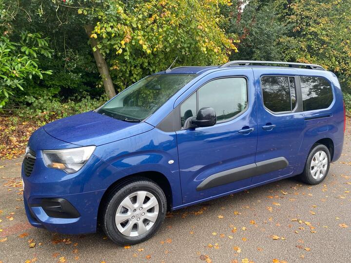 Vauxhall Combo-e Life 50kWh Design XL MPV Auto 5dr (7.4kW Charger) Vauxhall Combo-e Life 50kWh Design XL MPV Auto 5dr (7.4kW Charger)