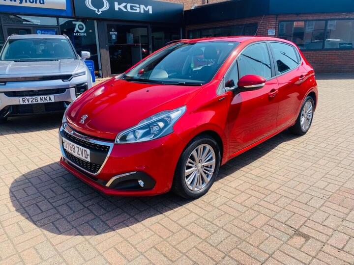 Peugeot 208 1.2 PureTech Signature Euro 6 (s/s) 5dr