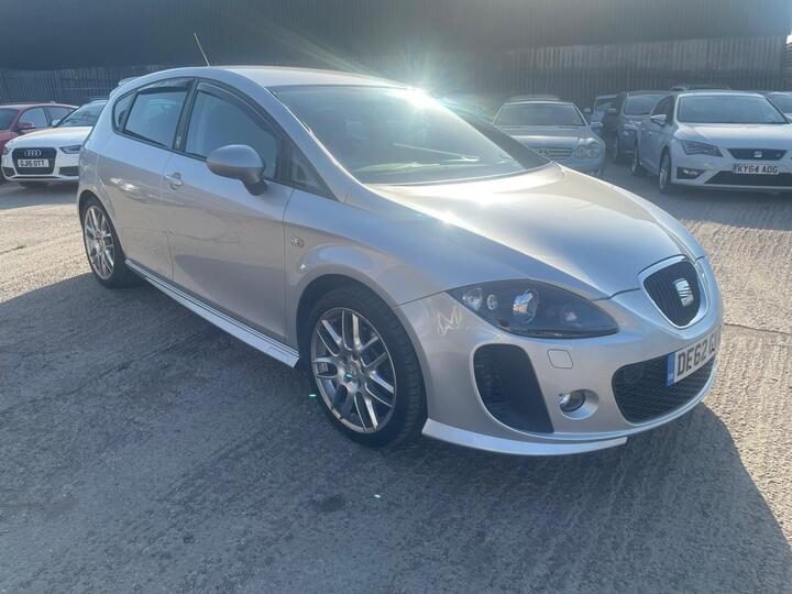 SEAT Leon 2.0 TDI CR FR+ Supercopa Euro 5 5dr