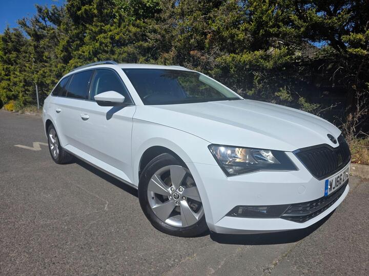 Skoda Superb 2.0 TDI SE Euro 6 (s/s) 5dr Skoda Superb 2.0 TDI SE Euro 6 (s/s) 5dr