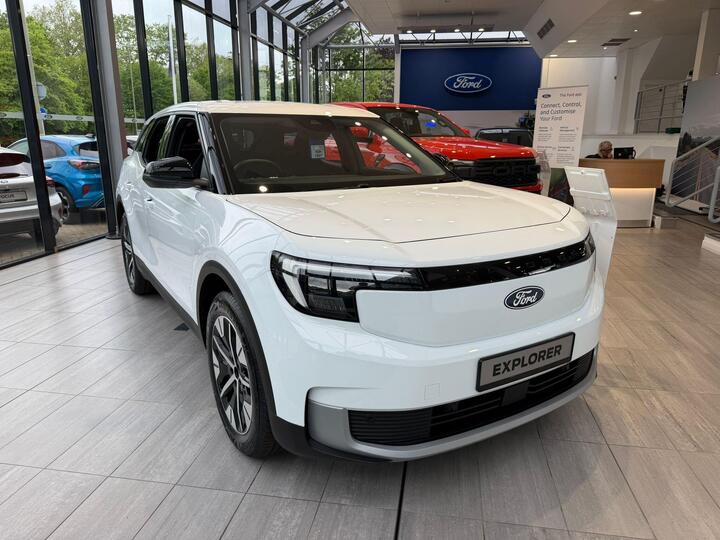 Ford Explorer Standard Range 52kWh Style Auto 5dr