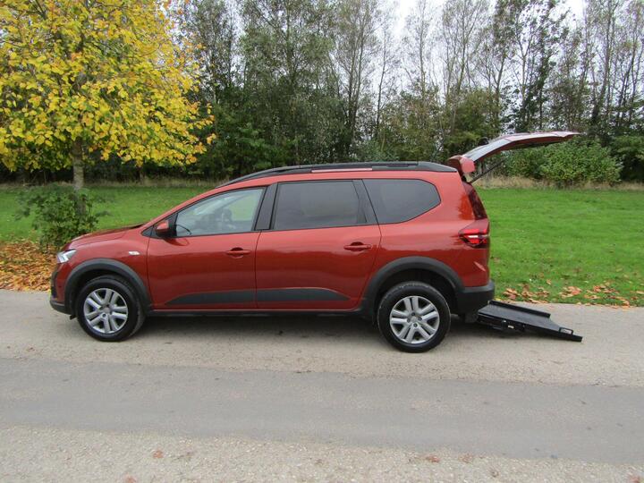 Dacia Jogger 1.0 TCe Expression Euro 6 (s/s) 5dr Dacia Jogger 1.0 TCe Expression Euro 6 (s/s) 5dr