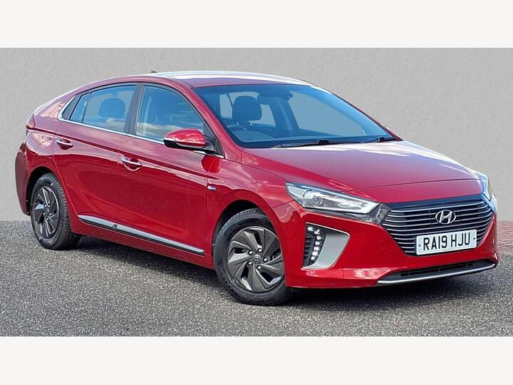 Hyundai IONIQ HATCHBACK 1.6 H-GDi Premium DCT Euro 6 (s/s) 5dr Hyundai IONIQ HATCHBACK 1.6 H-GDi Premium DCT Euro 6 (s/s) 5dr