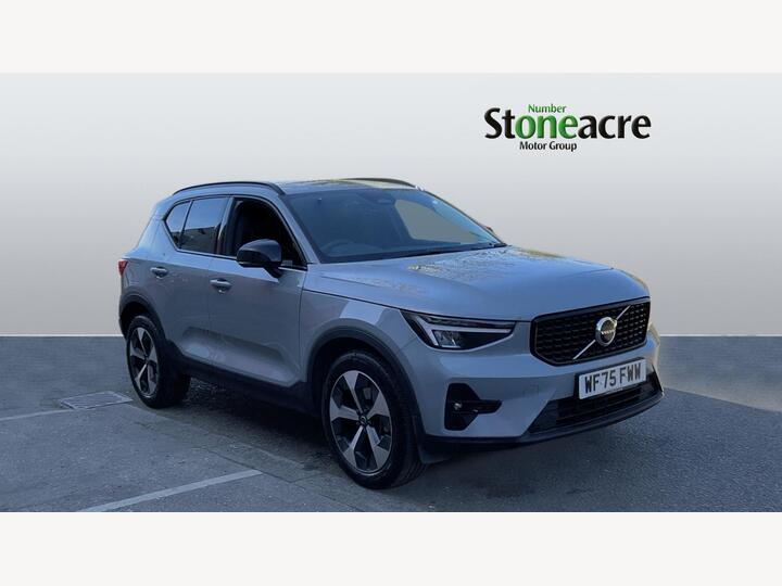 Volvo XC40 2.0 B3 MHEV Plus Dark DCT Auto Euro 6 (s/s) 5dr