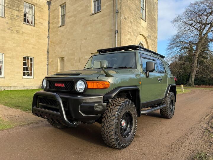 Toyota FJ Cruiser Huge Off-Road Spec - Fully Loaded+++++++