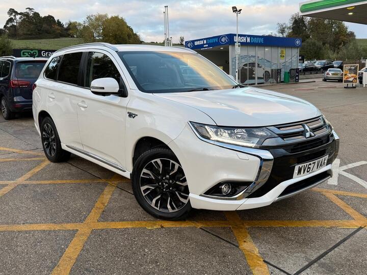 Mitsubishi Outlander 2.0h 12kWh 4h CVT 4WD Euro 6 (s/s) 5dr Mitsubishi Outlander 2.0h 12kWh 4h CVT 4WD Euro 6 (s/s) 5dr