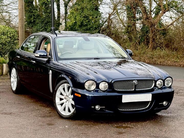 Jaguar XJ 2.7 TDVi Sovereign LWB Saloon 4dr