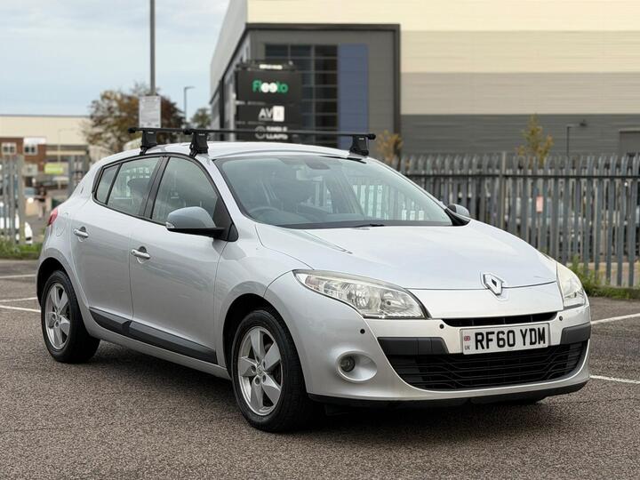 Renault Megane 1.6 16V Dynamique TomTom Euro 5 5dr Renault Megane 1.6 16V Dynamique TomTom Euro 5 5dr