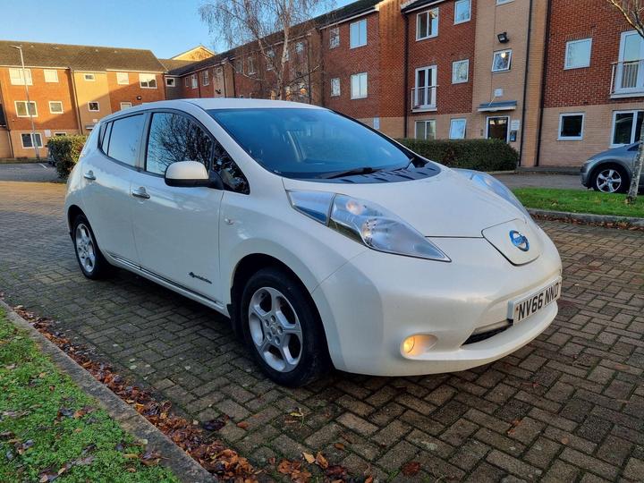 Nissan Leaf 30kWh Acenta Auto 5dr